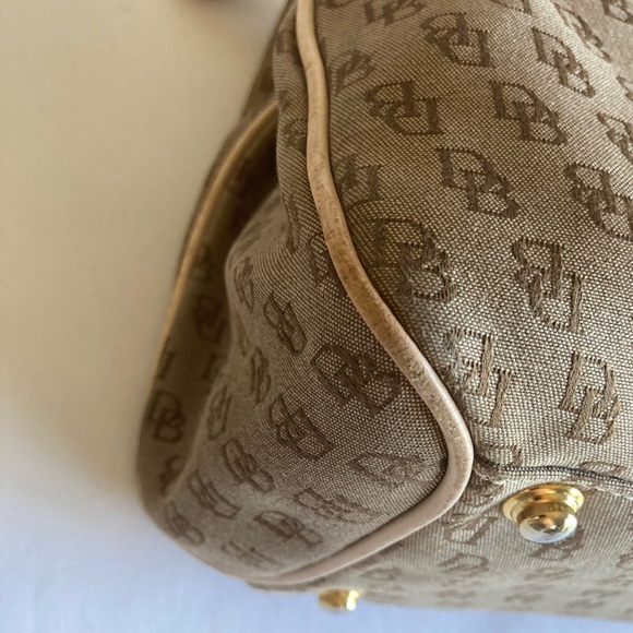 Dooney & Bourke Cream Tan Canvas Signatures Logo Cream Leather Tote Shoulder Bag - Picture 11 of 16